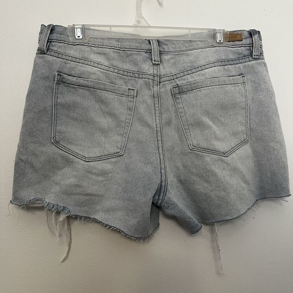 Blank‎ NYC The Essex Classic Cut Off Mid Rise Distressed Denim Jean Shorts 30 - Picture 2 of 4
